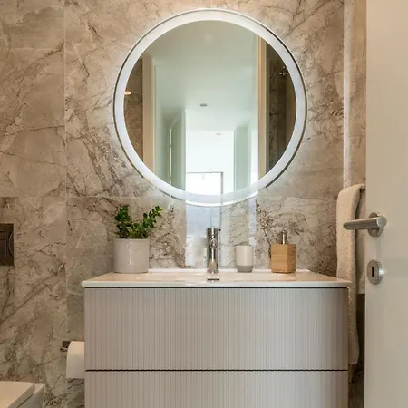 Luxury With Pool & Sauna - 24a Apartament *